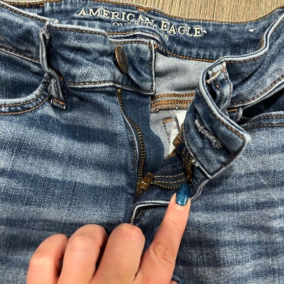 American Eagle Skinny Jeans NE(X)T Level Stretch Distressed Medium Wash Size 0 - Picture 6 of 11